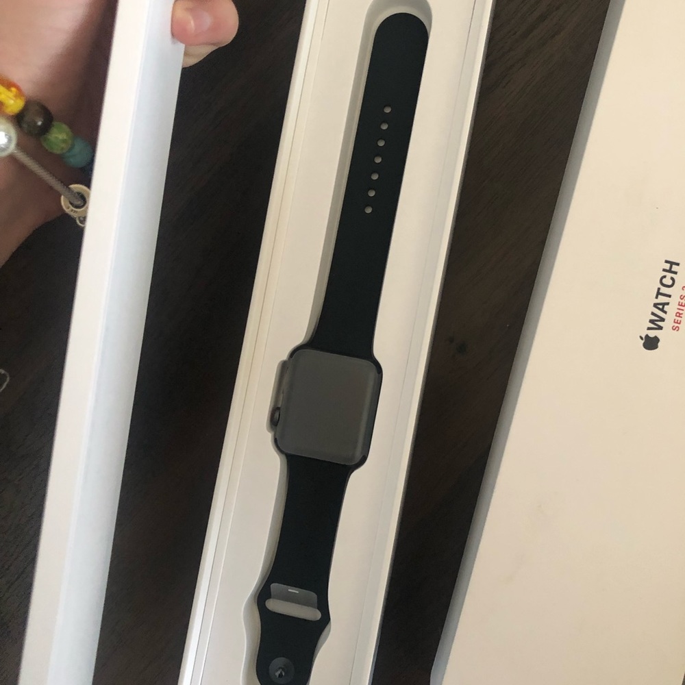 Apple watch series 3 +gps and cellular 42mm screen